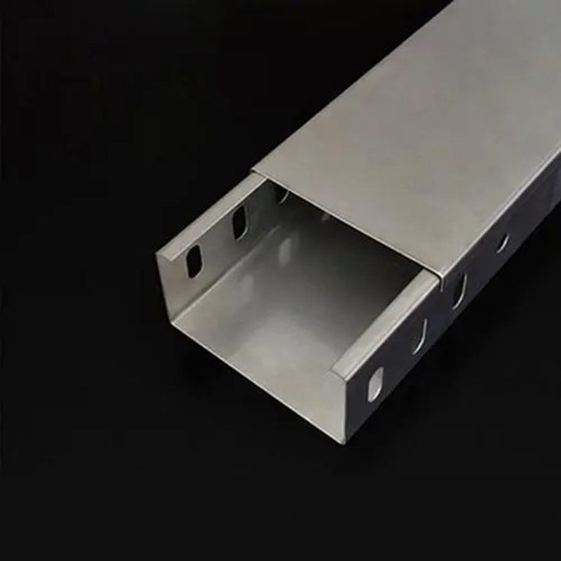 پالش کردن سینی کابل SS 304 طول سفارشی اندازه رنگ نقره ای